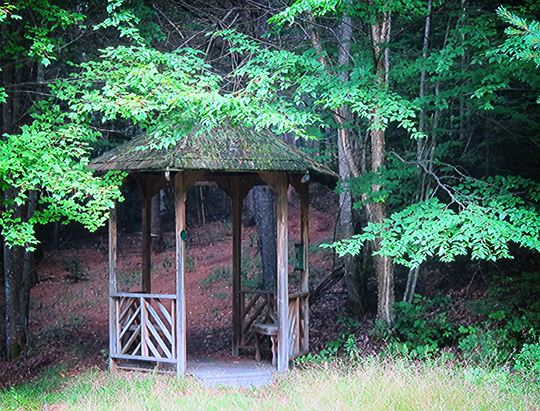 Gazebo near the radial plantation on the Silvi Trail (25 July 2012) Gazebo near the radial plantation on the Silvi Trail (25 July 2012)